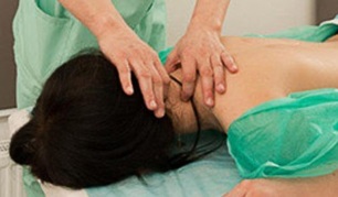 лечение на цервикален остеохондрозен масаж